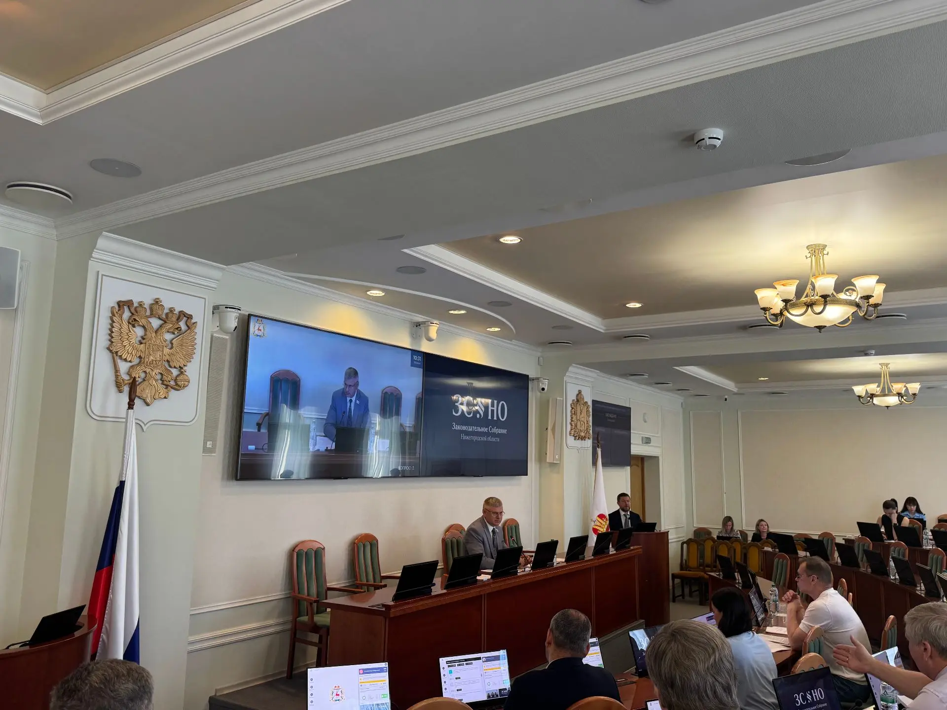 Депутаты обсудили итоги работы по капремонту многоквартирных домов на заседании профильного комитета