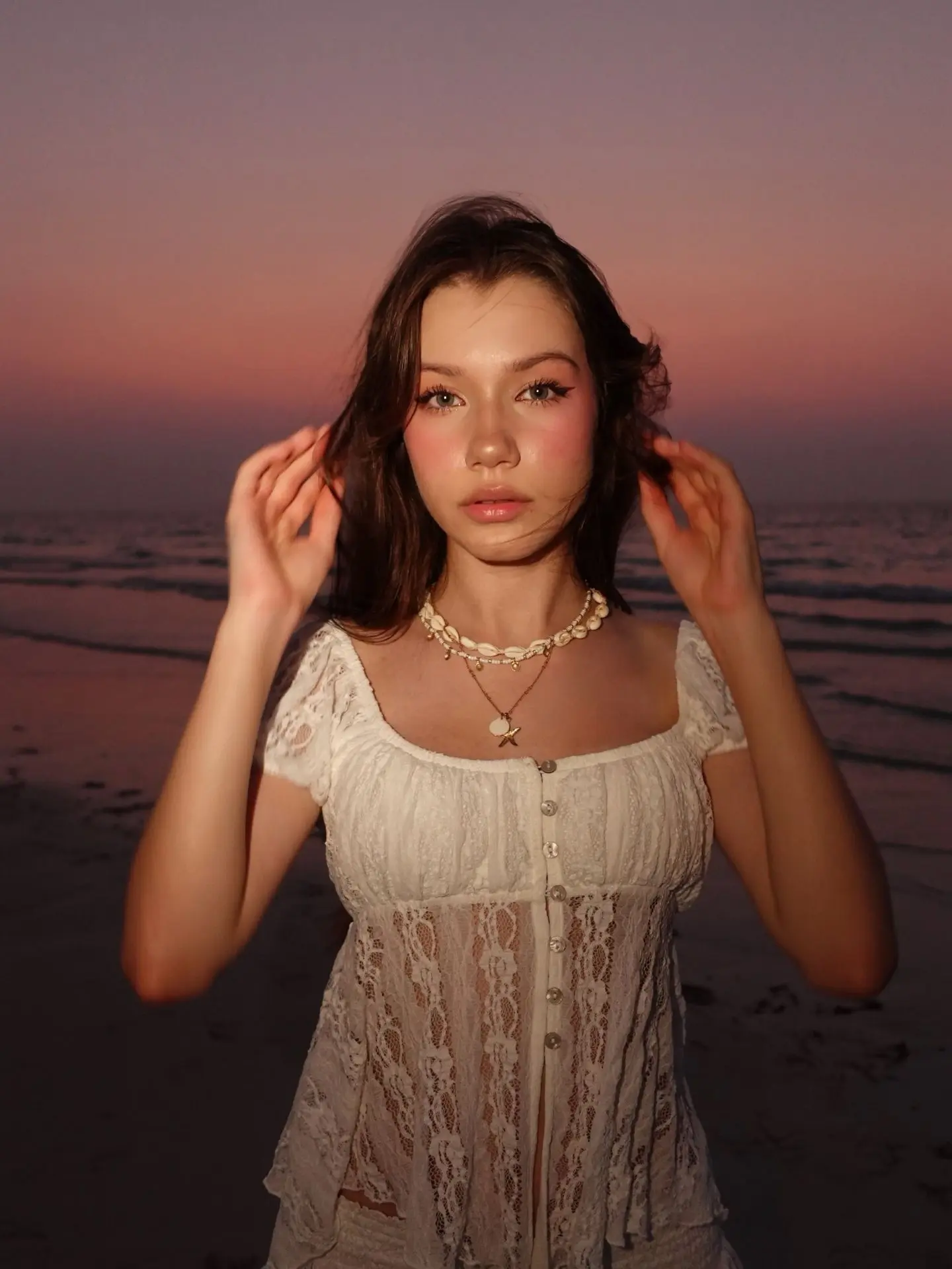 Очень красивая Вики Шоу на новых фотографиях 😭😍