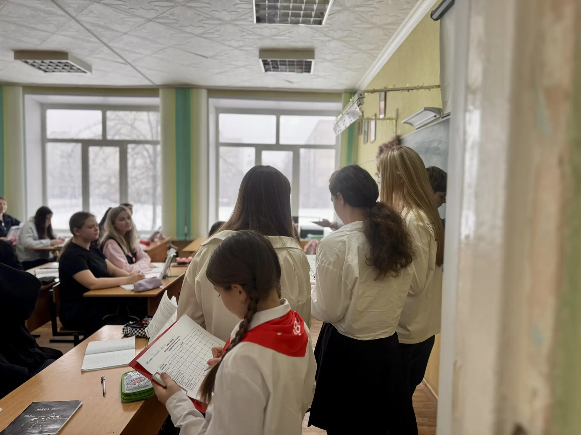 ❄️🎄Многие классы активно готовились к конкурсу классных кабинетов в преддверии Нового года, украшая 