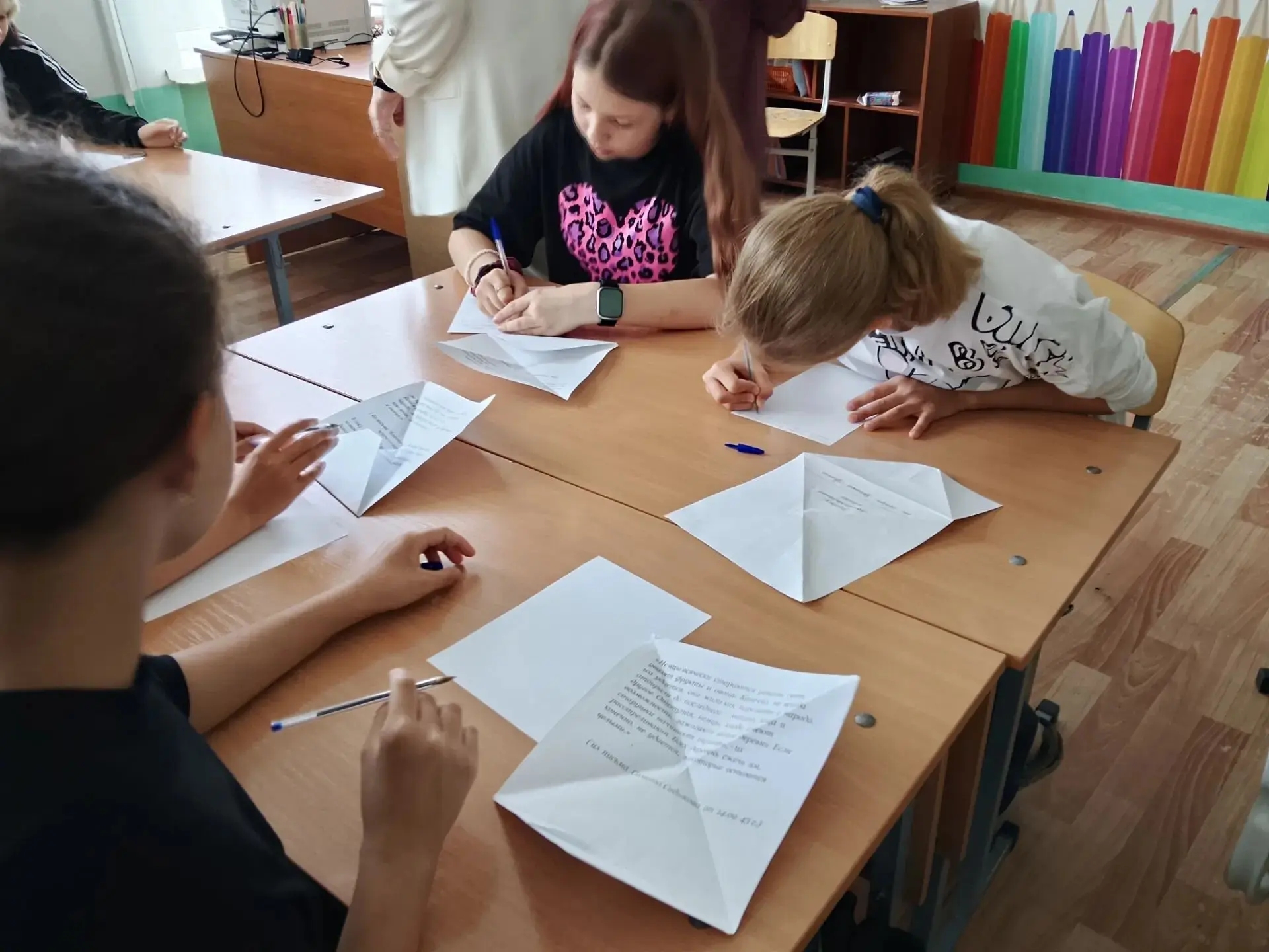 В канун Дня Памяти и скорби в МОУ "СОШ №66" г. Магнитогорска с детьми лагеря дневного п...