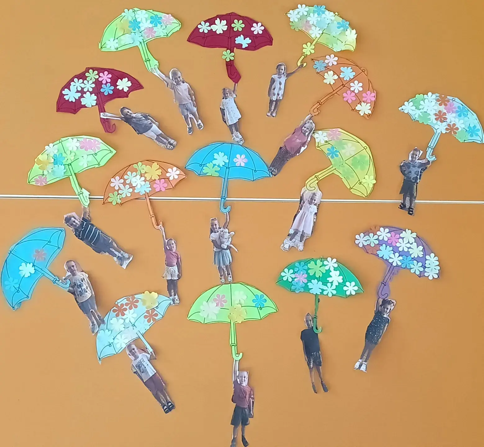 🌂На нашей тематической неделе «Летние природные явления» в детском саду прошел день дождя! 

В рамк