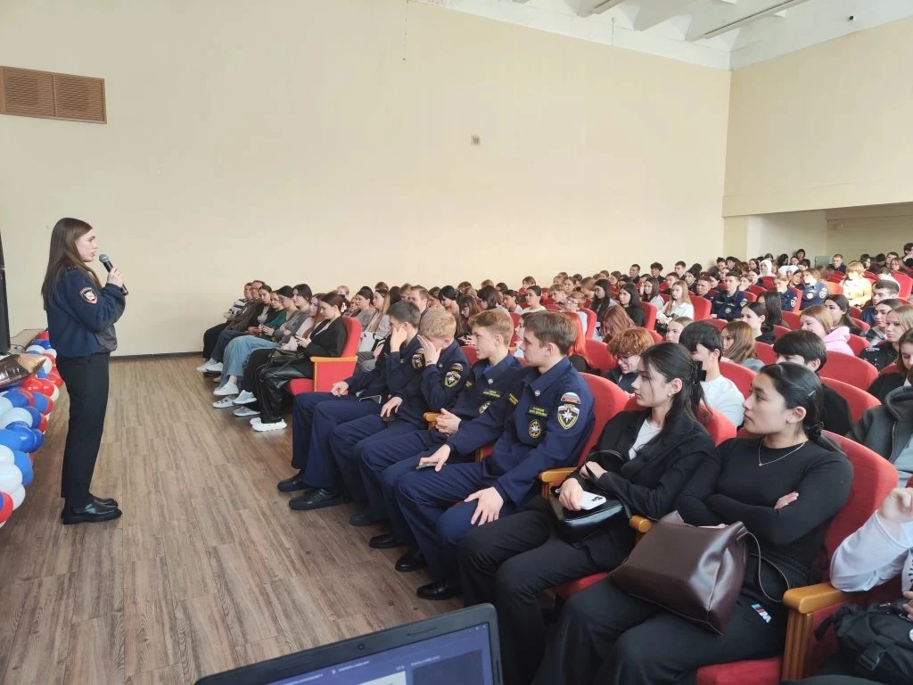 💪 Предупрежден - значит вооружён!   Инспектор по делам несовершеннолетних отделения полиции Кировско