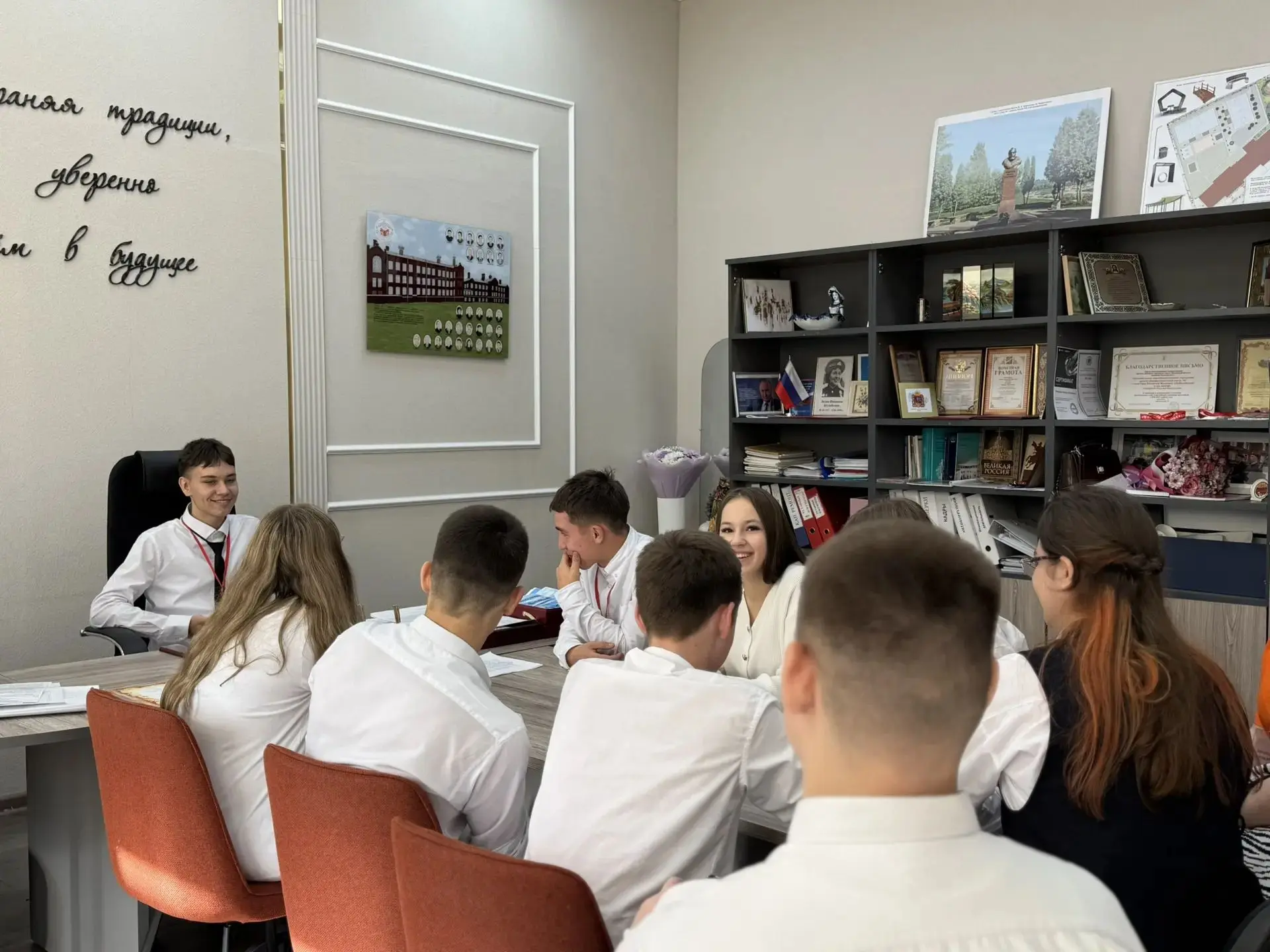 🚨 Внимание! Школьники захватили школу!