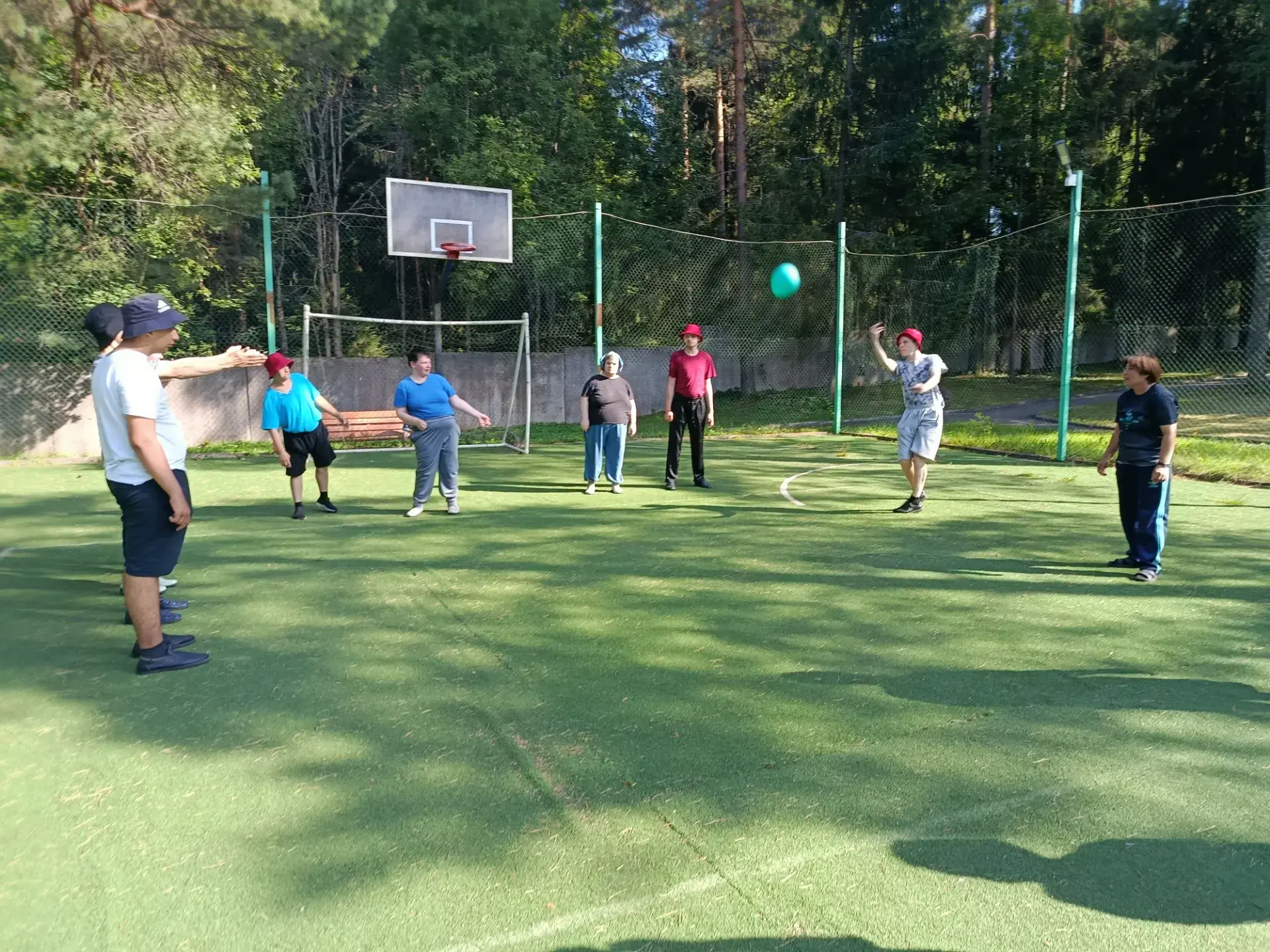 🏐 Вчера наши получатели социальных услуг провели замечательный день, играя в волейбол!...