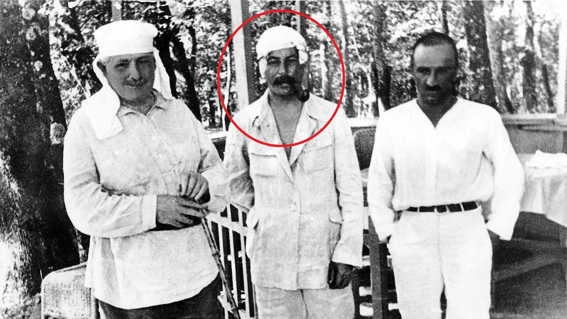 Как Иосиф Сталин проводил лето ☀️

Для Сталина лето было не отдыхом, а лечением и работой. У него бы