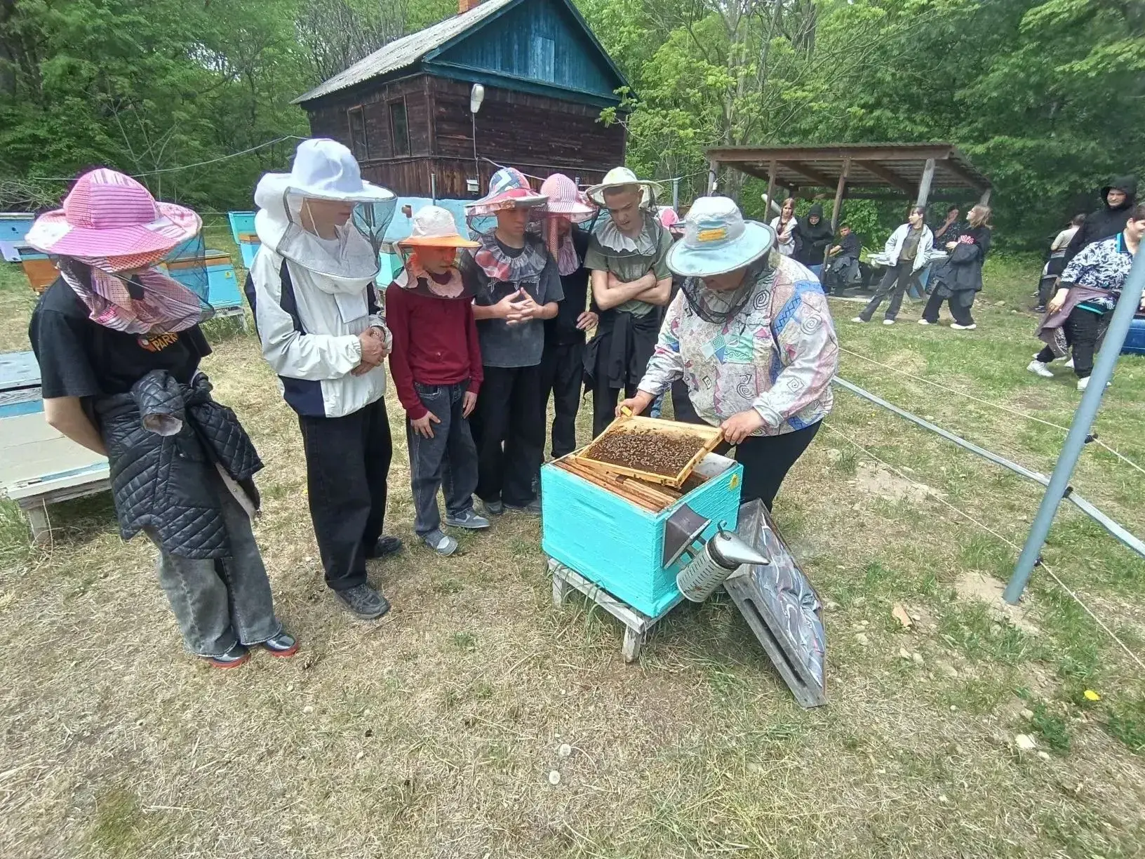 🐝 В ПРИМОРСКОМ ГАТУ ОТМЕТИЛИ ВСЕМИРНЫЙ ДЕНЬ ПЧЕЛЫ! 🍯  18 мая учебно-научно-производственная пасека н
