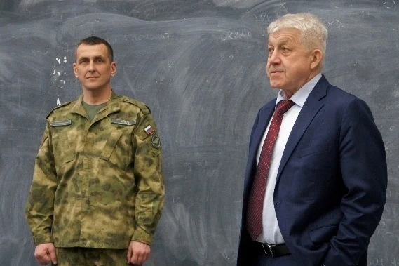 Дорогие друзья, добрый день.   Вчера продолжили работу со студентами и коллегами по освоению основ т