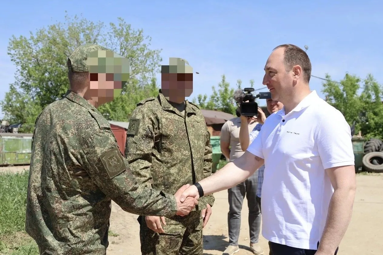 📦 Глава округа Сергей Мужальских передал очередную партию гуманитарной помощи участникам СВО  В горо
