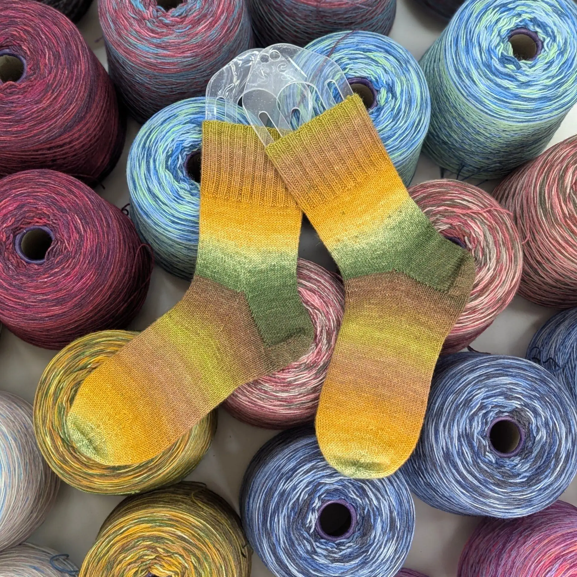 🧦 Calzetteria от Filati Venezia: Пряжа, из которой хочется вязать НЕ ТОЛЬКО носки!