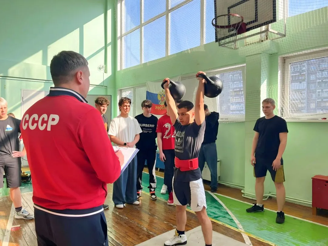 🏆  СОРЕВНОВАНИЯ ПО ГИРЕВОМУ СПОРТУ🏆  13 марта в нашем лицее прошло Первенство по гиревому спорту!  С