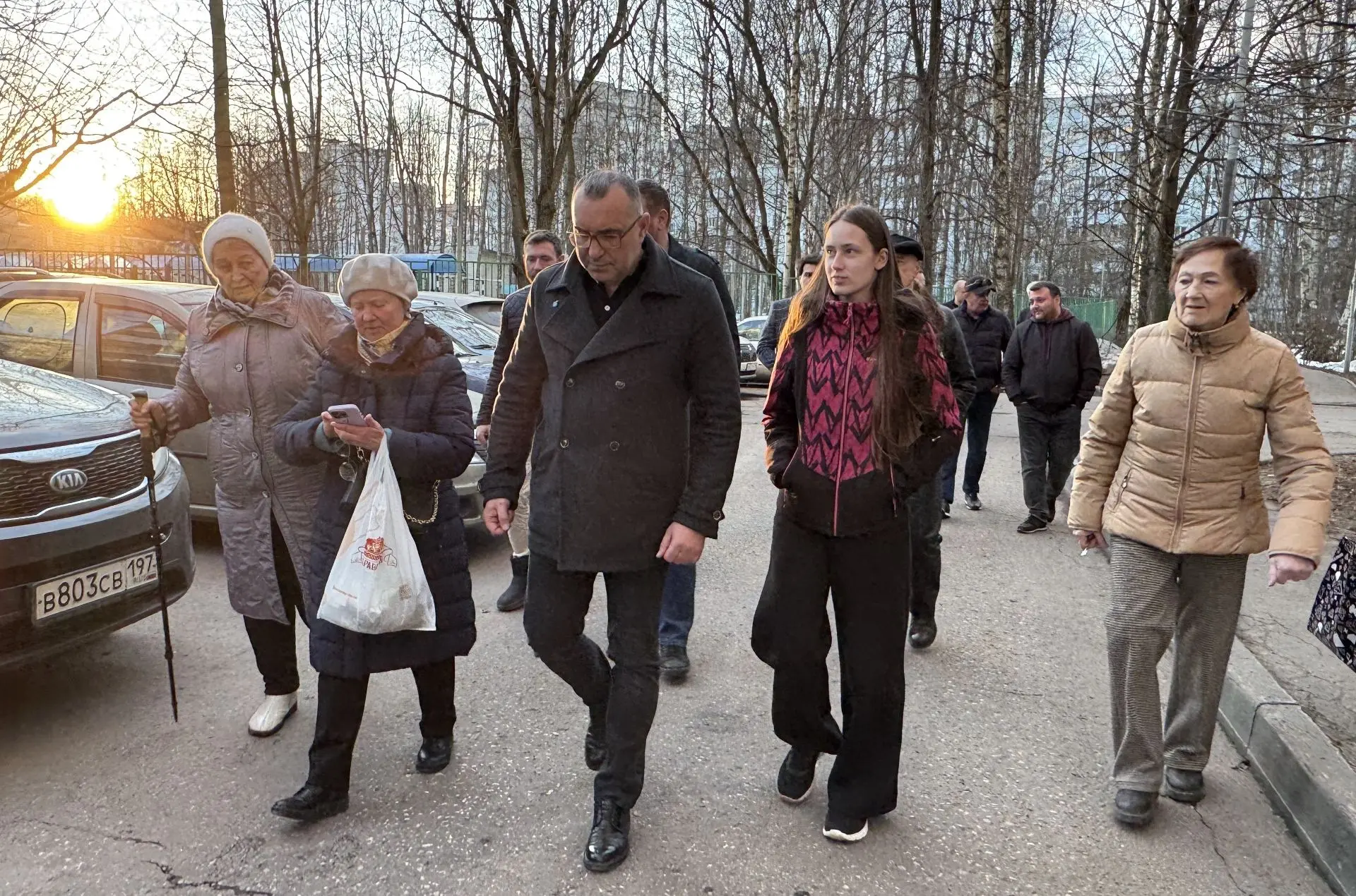 ✅Алексей Зотов провел обход на Центральной улице  Глава управы района Троицк, совместно с жителями, 