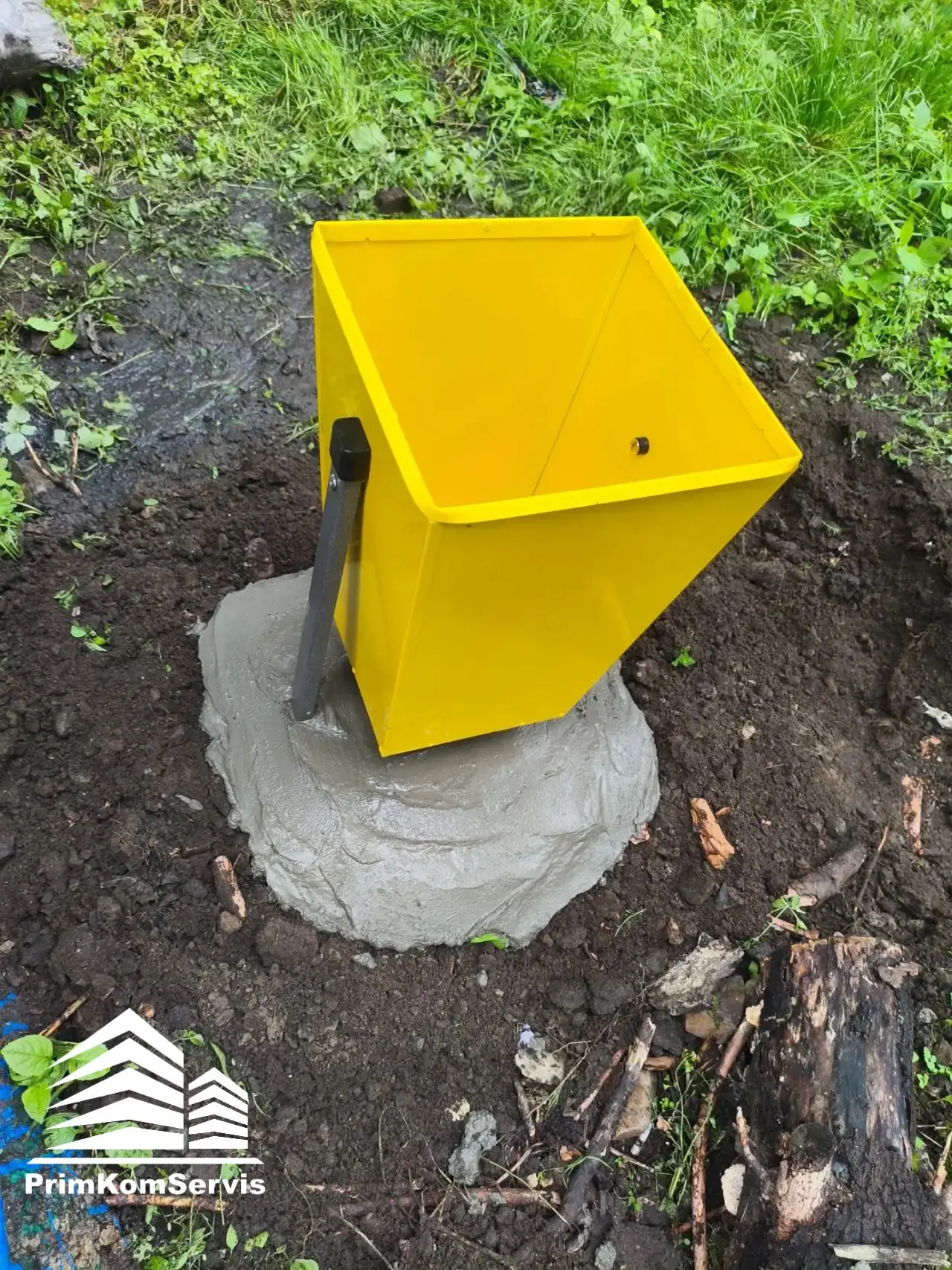 📍 По адресу: Калинина, 255 выполнены работы по установке новых урн для мусора.

🌳🧹Чистый и ухожен