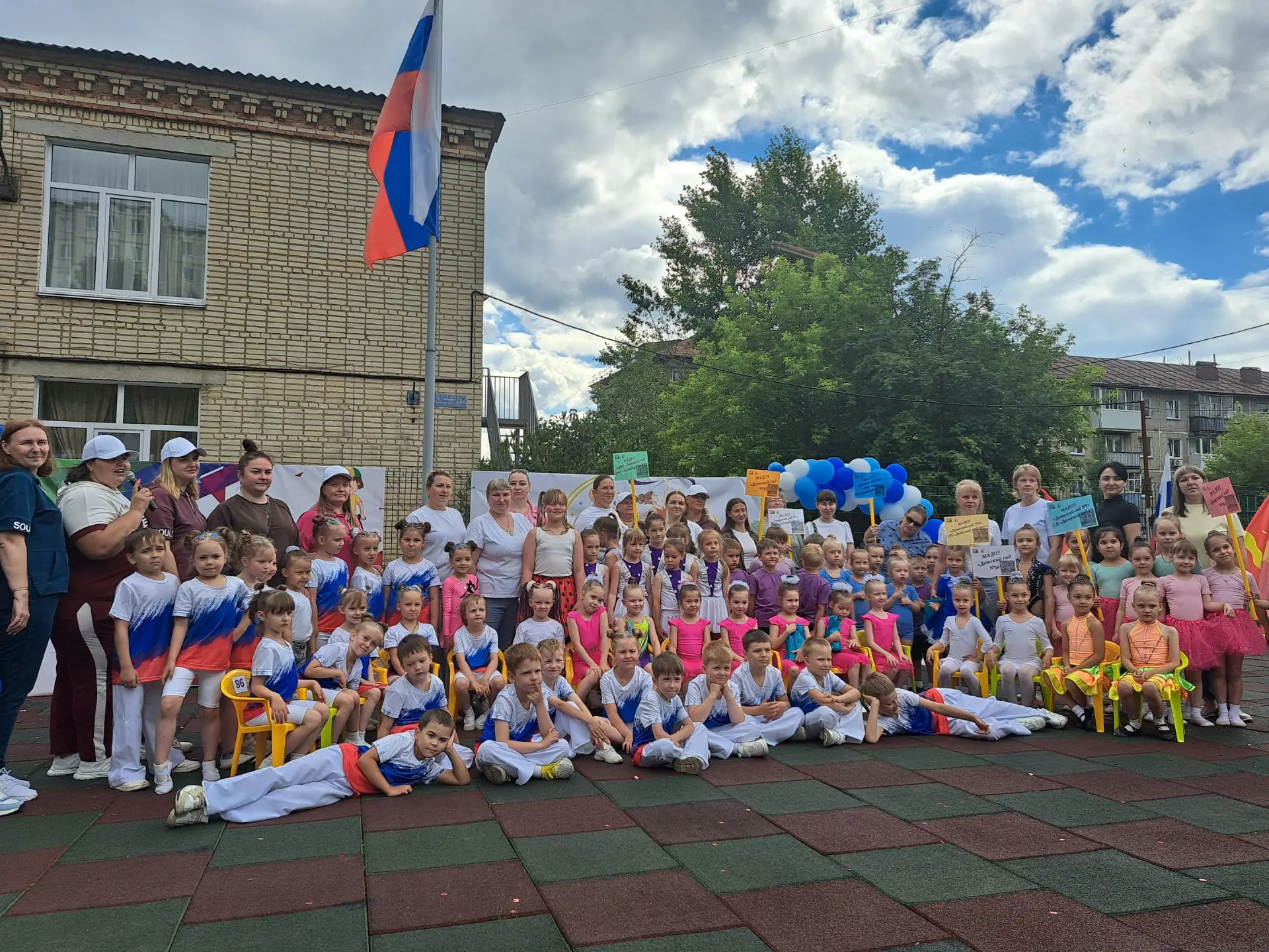 ✨ Грация и красота в «Радужке»! ✨
На базе детского сада№58 «Радужка» прошёл яркий и незабываемый фес