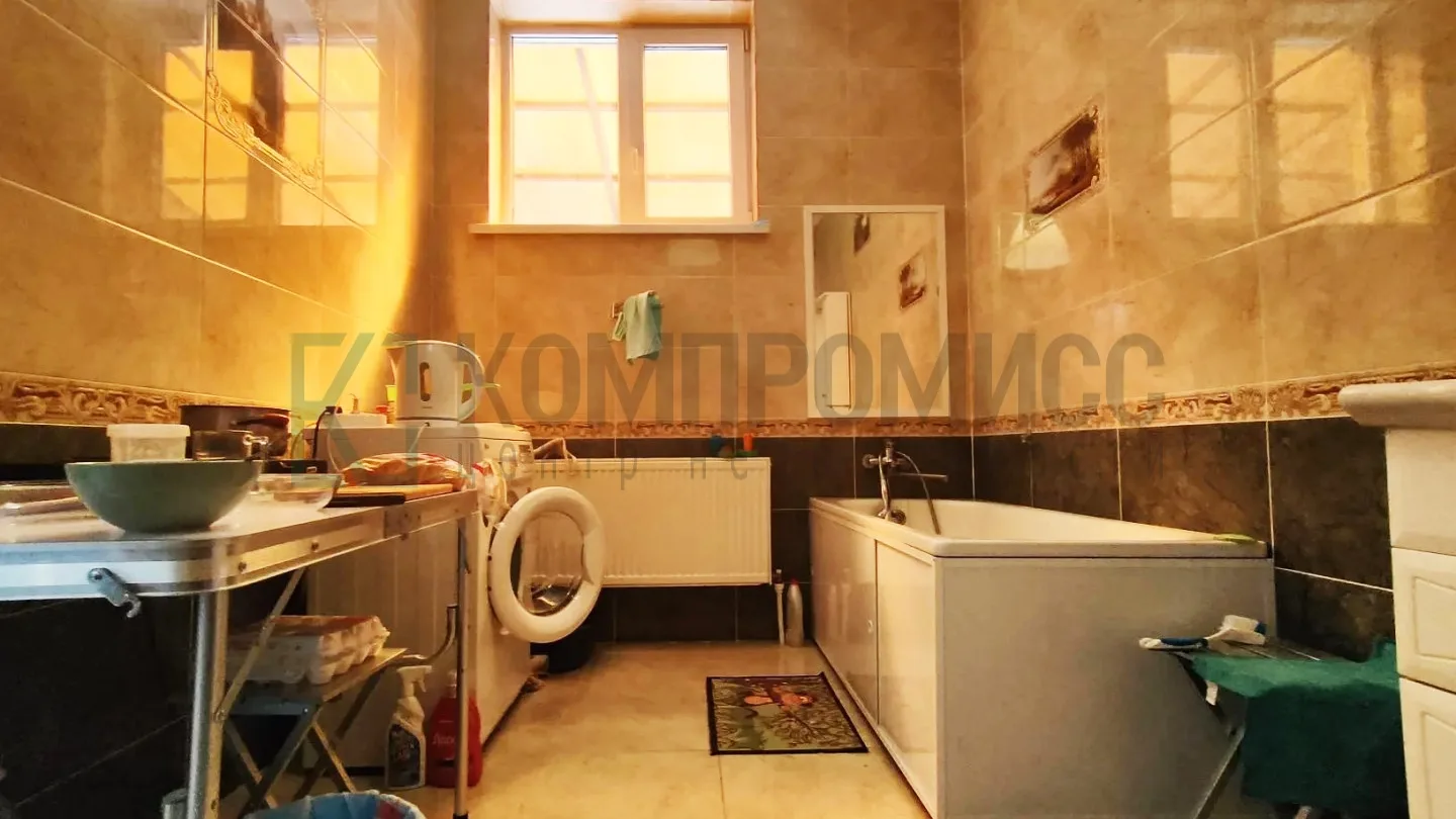 📍 Двухэтажный дом в станице Старокорсунская  🏠 Дом: ✅ 140,4 м², 2 этажа, 3 спальни ✅ Отличное жилое 