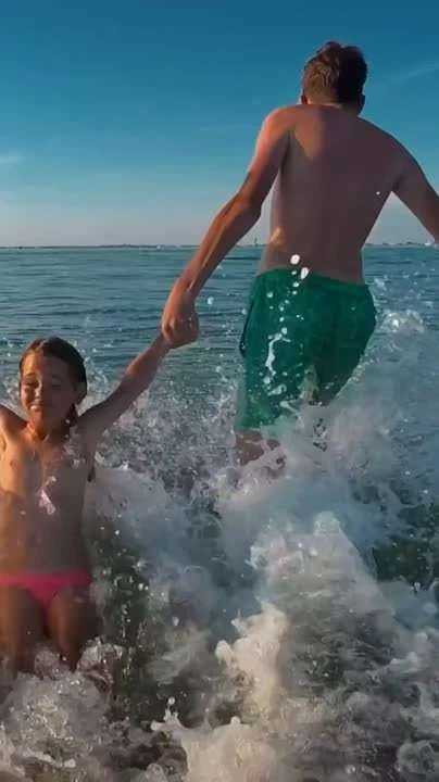 Безопасное купание — ответственность каждого 🌊

Чтобы отдых оставил только хорошие воспоминания, ва