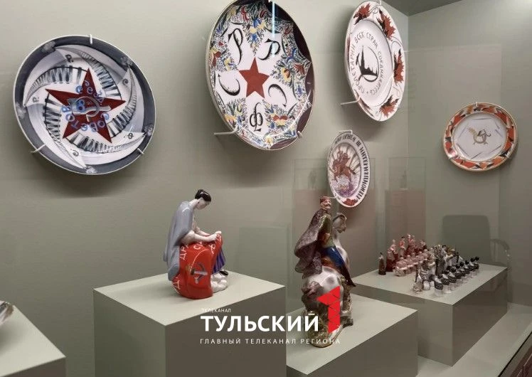 😍 В Туле представили редкие экспонаты советского агитискусства