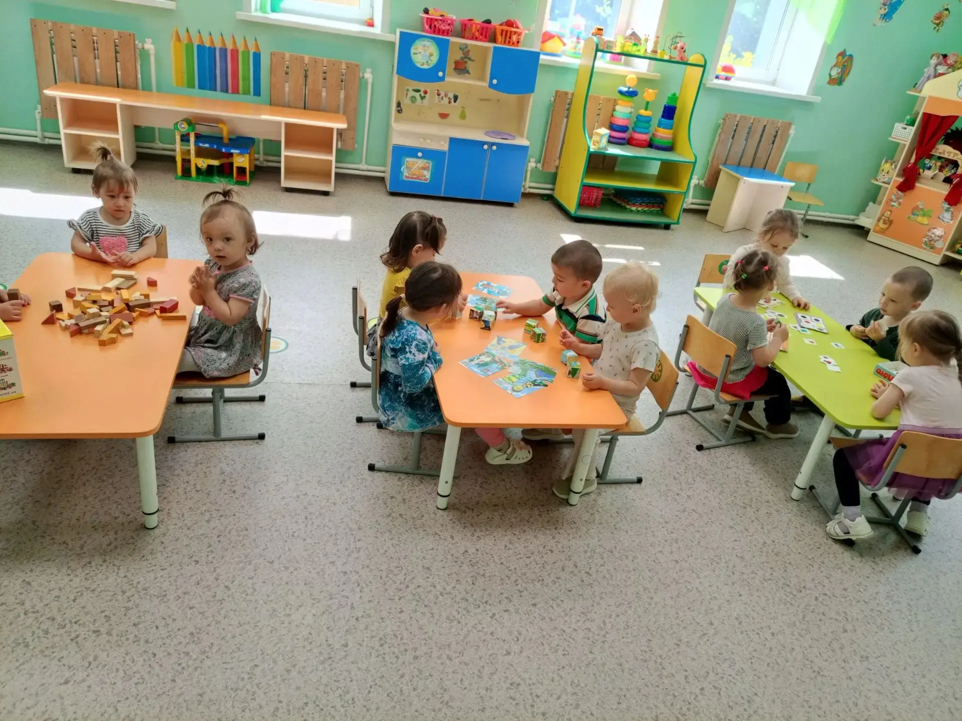 Проведение "Дня настольных игр" во второй группе раннего возраста- это отличный способ ...