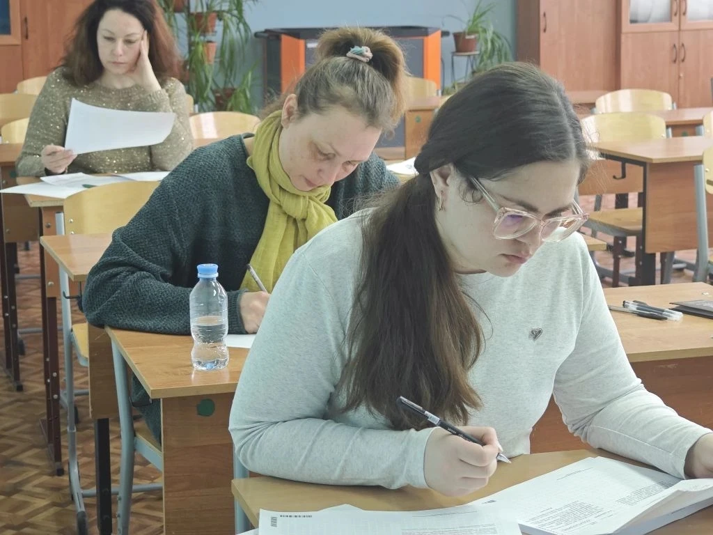 20 апреля на базе МБОУ «СОШ №14 с УИОП» традиционно прошел ЕГЭ для родителей выпускников в рамках  В