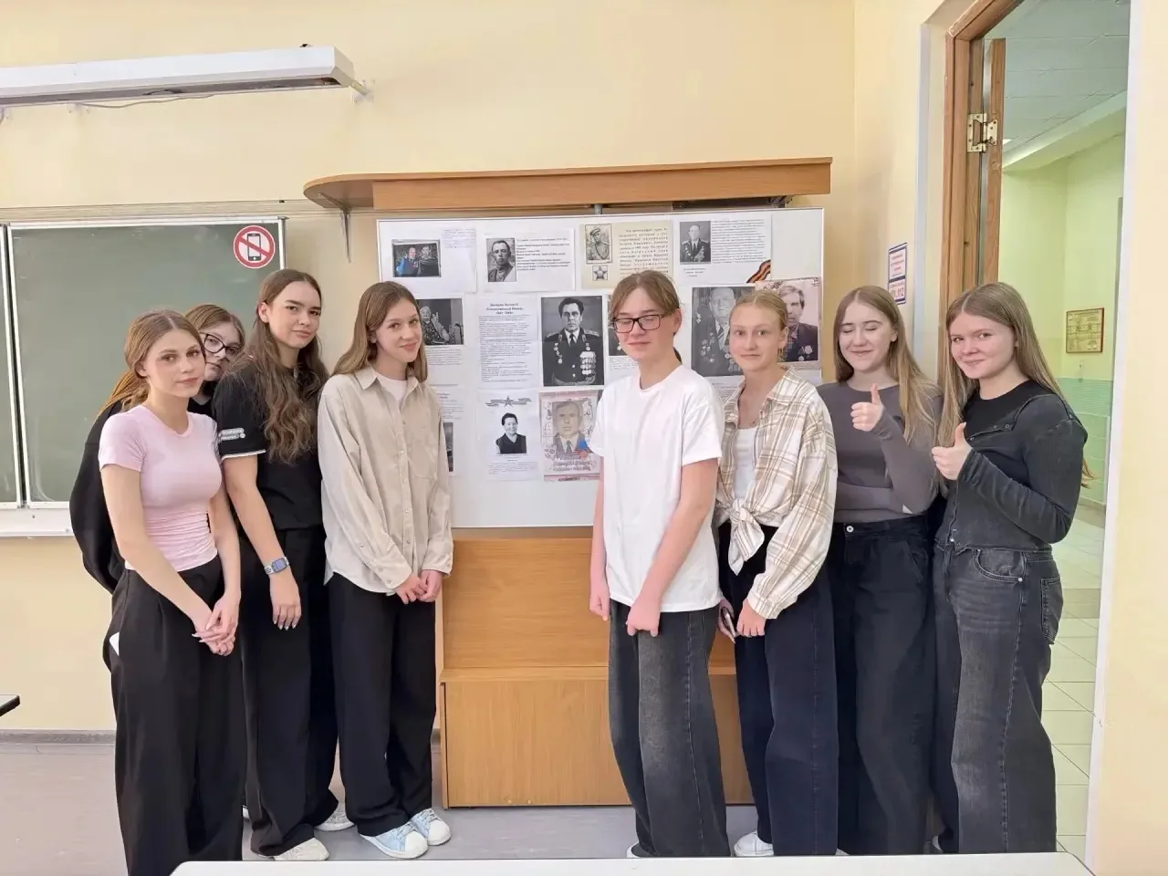 🕊️ 29 апреля в МАОУ «Видновская гимназия» прошла трогательная акция «Портреты Победы». В этот день в