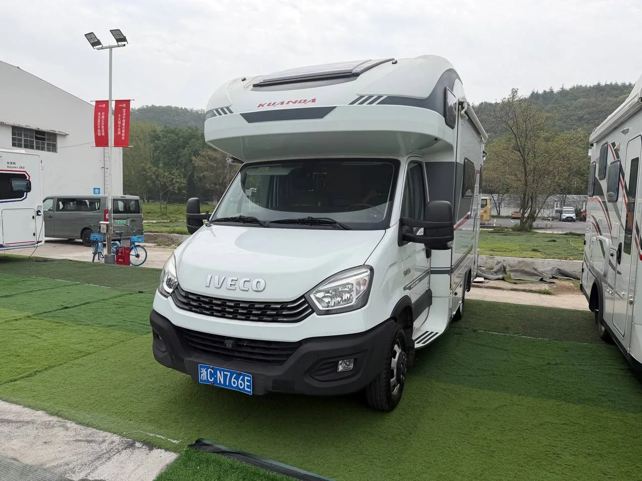 ✅ ДОСТУПЕН К ПОКУПКЕ

IVECO DAILY
ЖИЛОЙ МОДУЛЬ KUANDA V10
2 СЛАЙДЕРА

- 2020 год
- Двигатель: 3 л., 