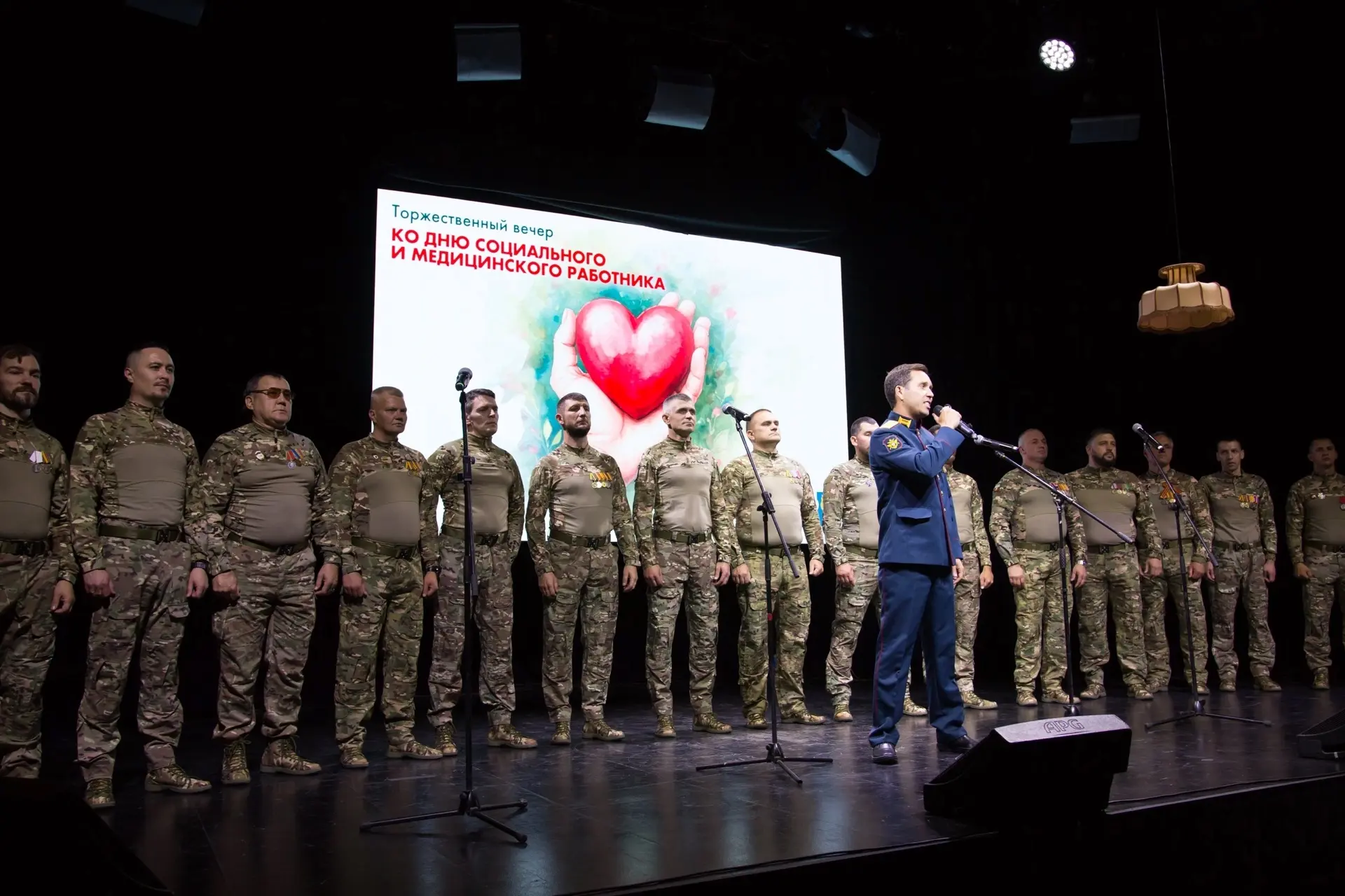 👨‍⚕ Две профессии – одно признание: в «Мастерской Победы» чествовали героев в белых халатах и социа
