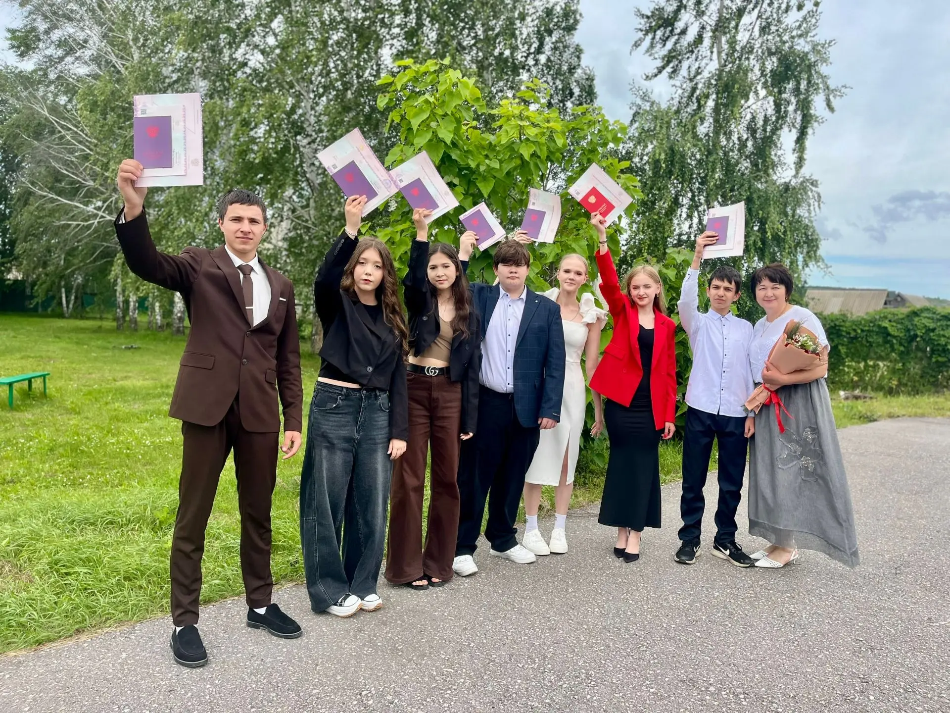 🎓 Счастливый билет в будущее: наши девятиклассники получили аттестаты