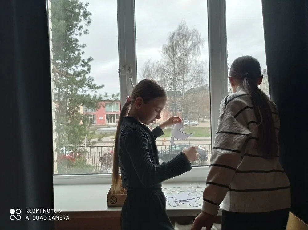 🎗️ Окна Победы: наша память — в каждой детали 🕊️  С 20 апреля наша школа присоединилась к Всероссийс
