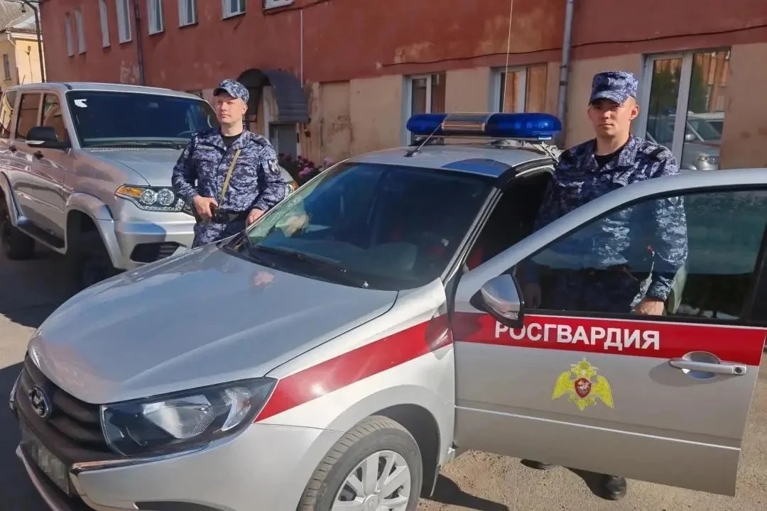 #respect 👍
В Удмуртии росгвардейцы помогли пожилой женщине вернуться домой.

🚓 В городе Глазов к с
