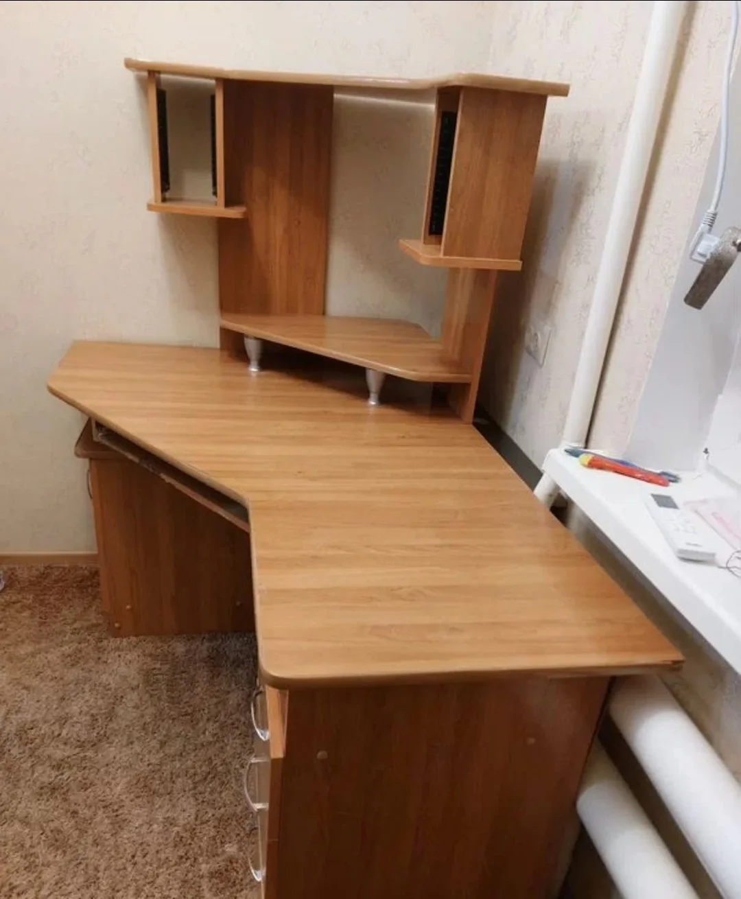 Стол угловой письменный,компьютерный