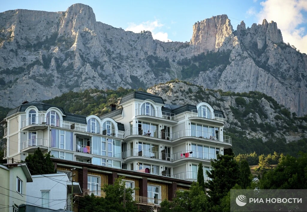 🏝️ Гостевые дома в Крыму делают скидки для местных жителей.