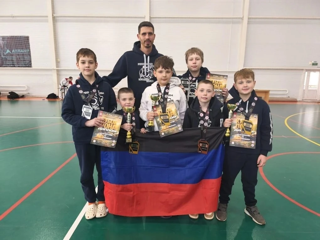 Поздравляем Лозового Ростислава ученика 1-В класса с занятым 🥉местом по кумитэ✨️ 11 апреля в городе 