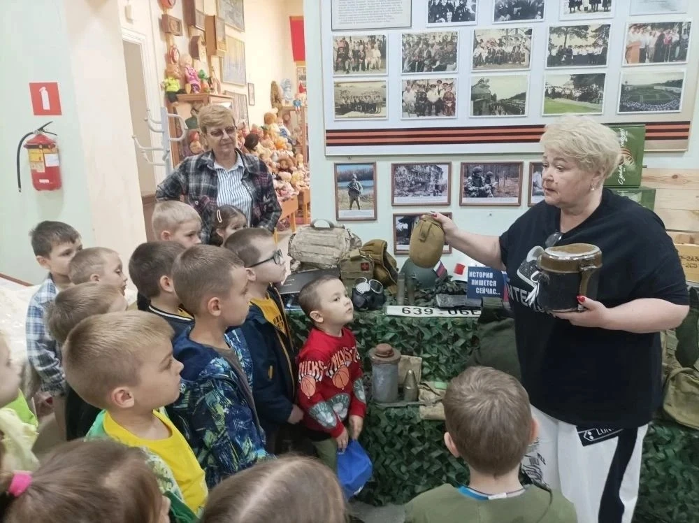2 июня выставку « СВО: моя история, моя страна, мои герои» Степнянского музея МБУК « КД...