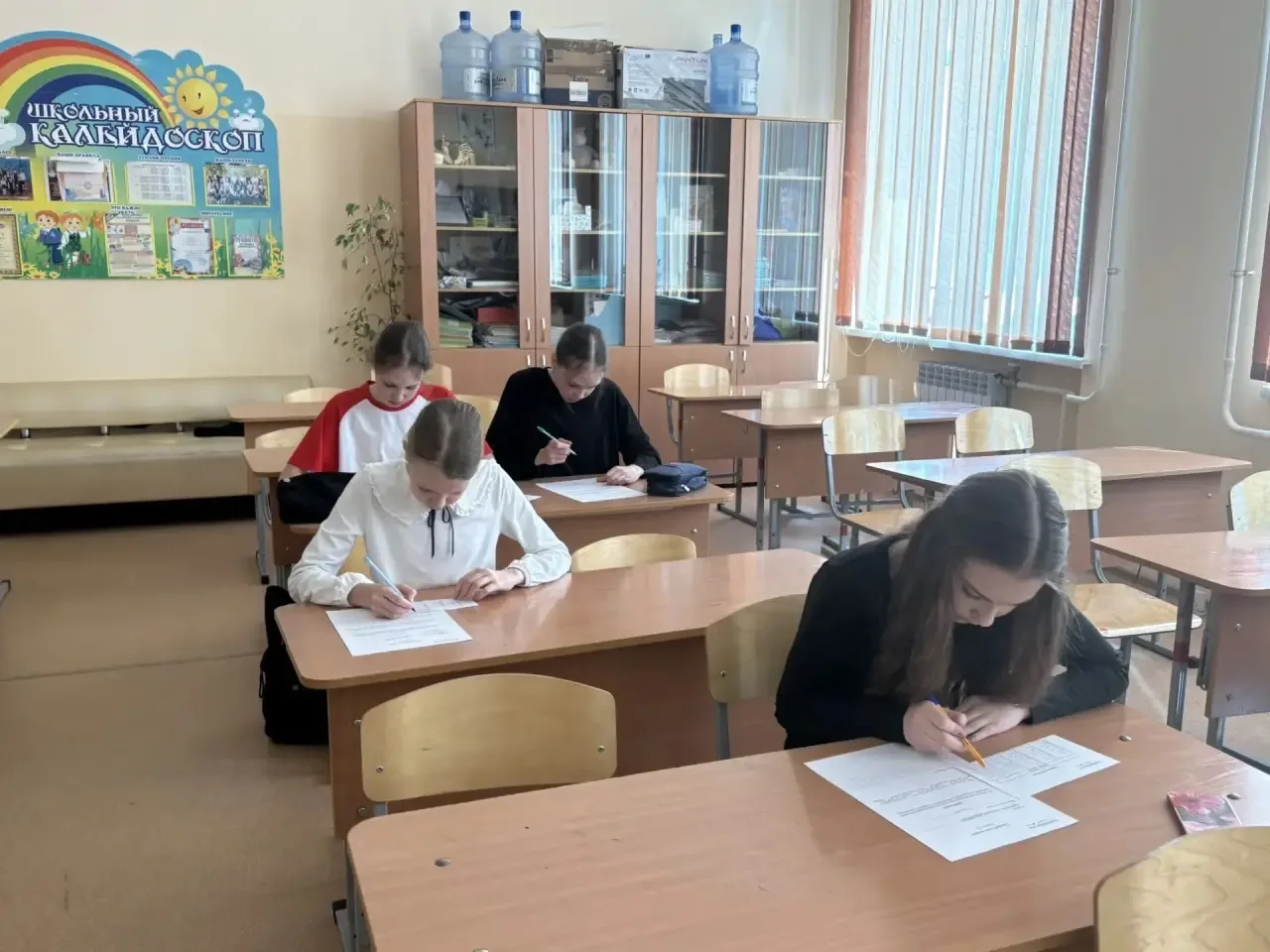 Наша школа принимает участие в акции «Философия ЗОЖ»и учащиеся поиграли в игру, в которой выполняли 