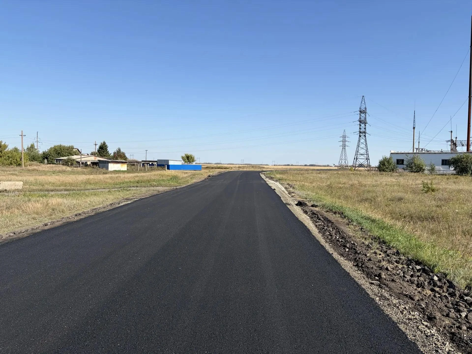 Закончены работы по ремонту двух участков автомобильной дороги, ведущей к станции Любов...