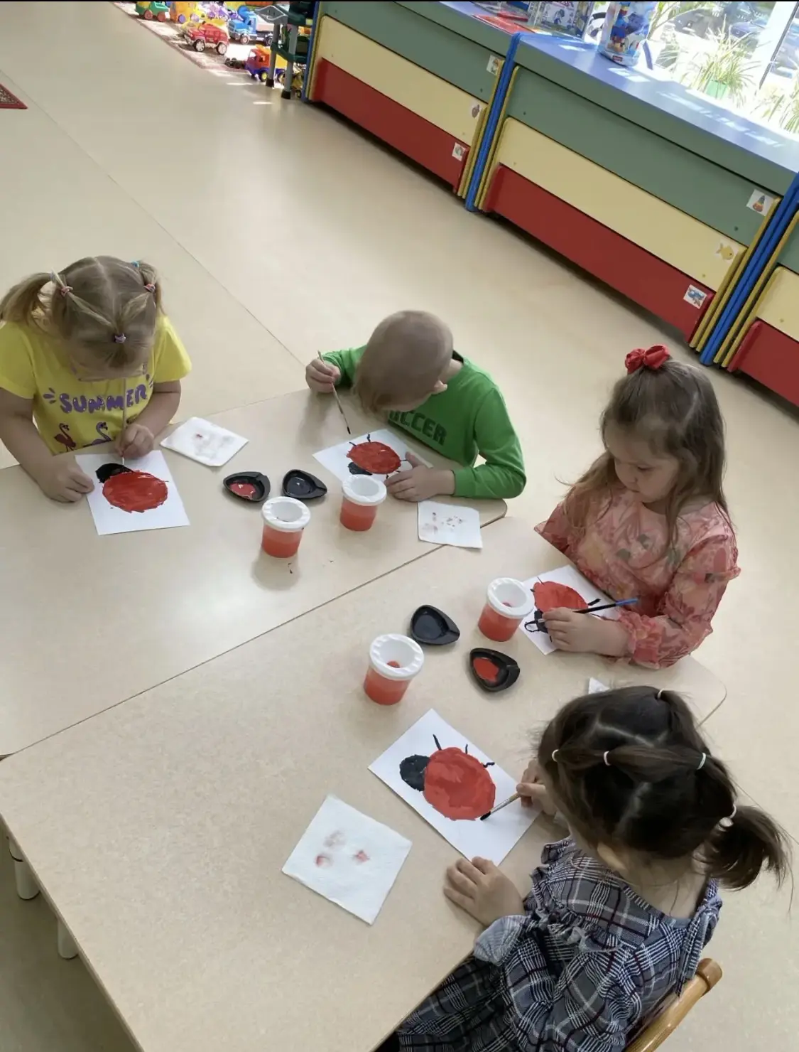 🎨 В средней группе с ТНР было настоящее творческое волшебство! ✨  

Ребята с увлечением рисовали оч