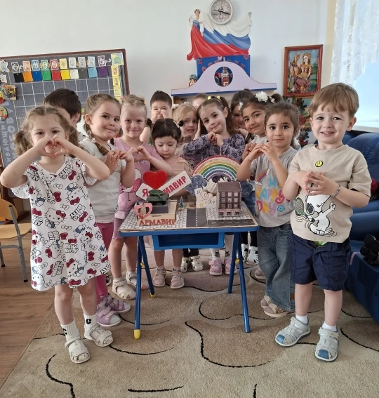 В группе 3 "Фантазеры" дети узнали, что День России- праздник свободы. Этот праздник - символ национ
