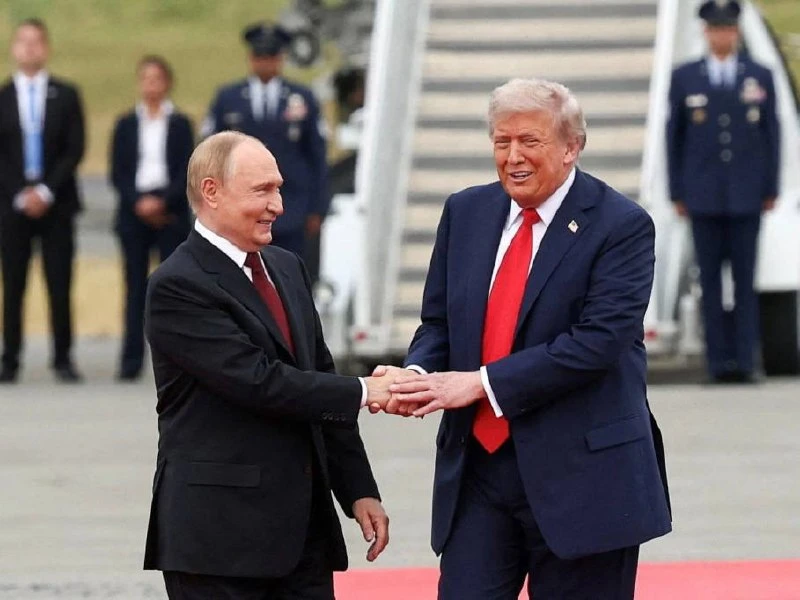 🤔 Трамп не поздравил Путина с Днём Рождения — Кремль