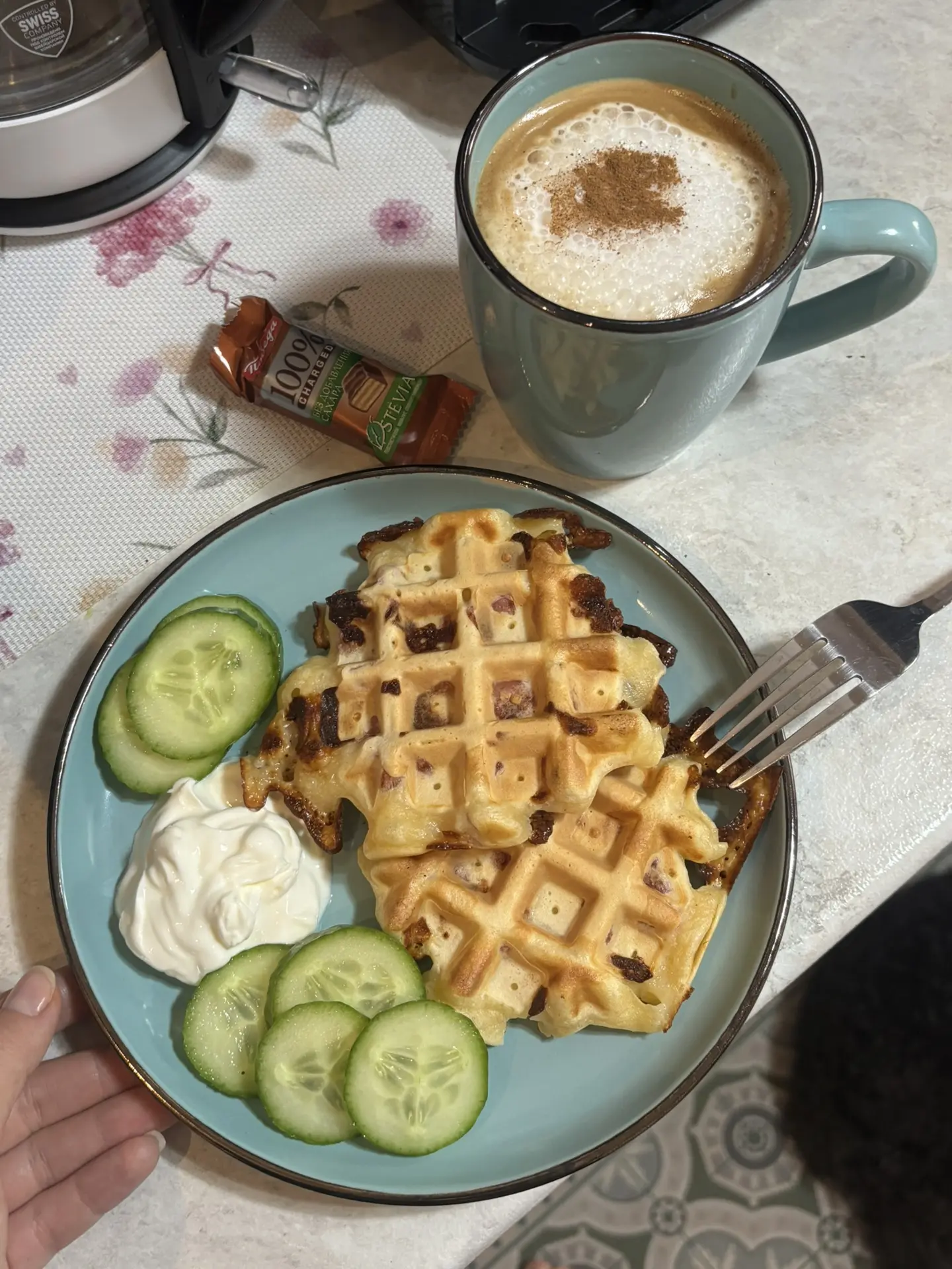 На завтрак сделала вафли с ветчиной и сыром😍