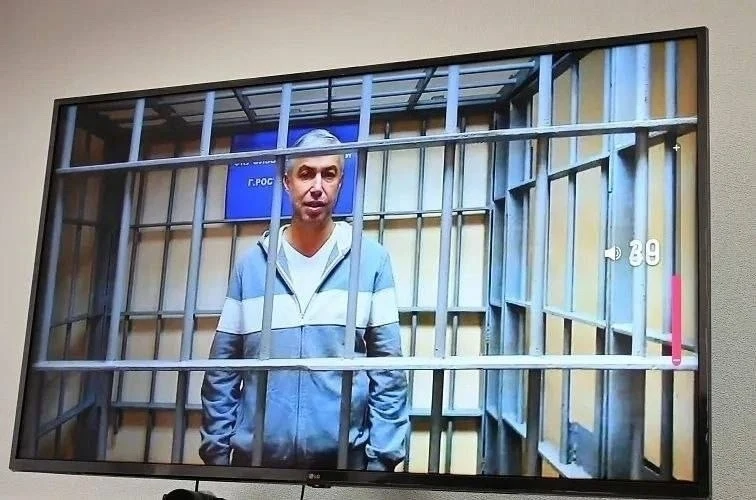 Чего хочет бывший сити-менеджер Ростова в СИЗО? Шашлыка, душа и общения с детьми

Как пришет, 161ру,