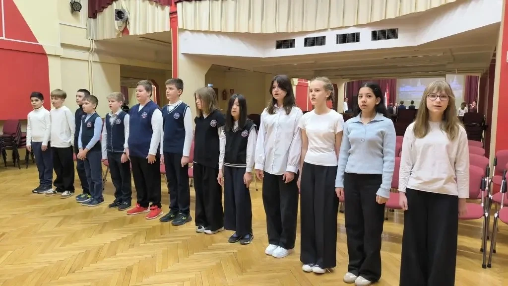 🇷🇺 Торжественное поднятие Флага Российской Федерации    ✨ Почетное право установить Флаг Российской 