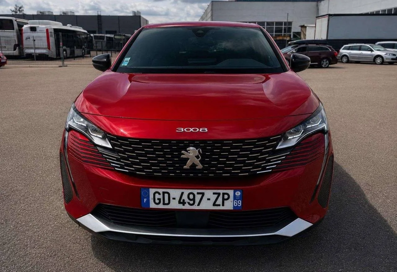 🚘 Автомобиль в наличии у дилера и может стать Вашим!
