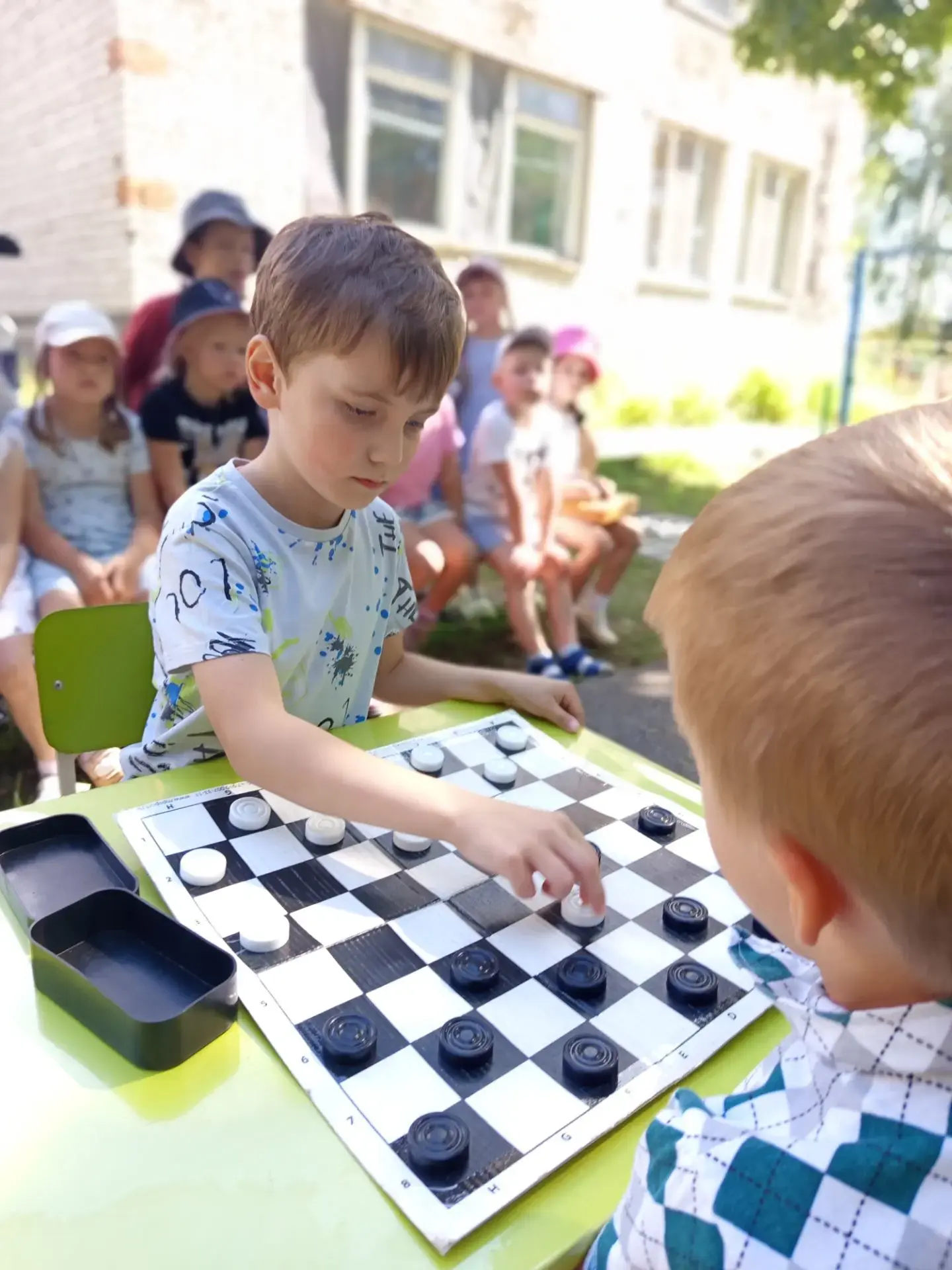🏆 Маленькие гроссмейстеры: турнир по шашкам! ♟️✨

💥 20 июля, во Всемирный день шашек и шахмат, в г