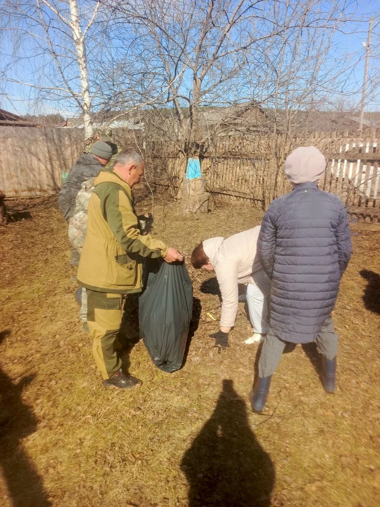 Сегодня наш детский сад принял участие в поселковом субботнике. Работники детского сада...