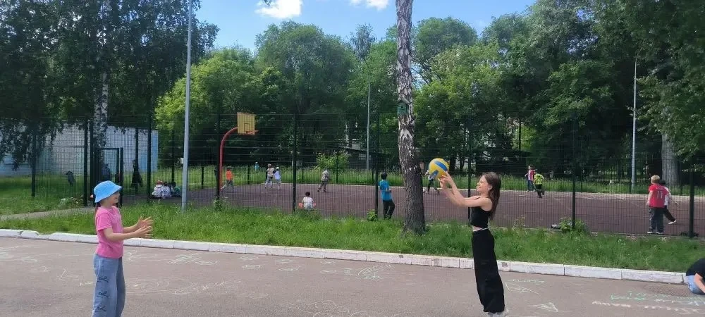 🌞 Сегодня в нашем лагере прошел замечательный день! Мы провели конкурс рисунков на асф...
