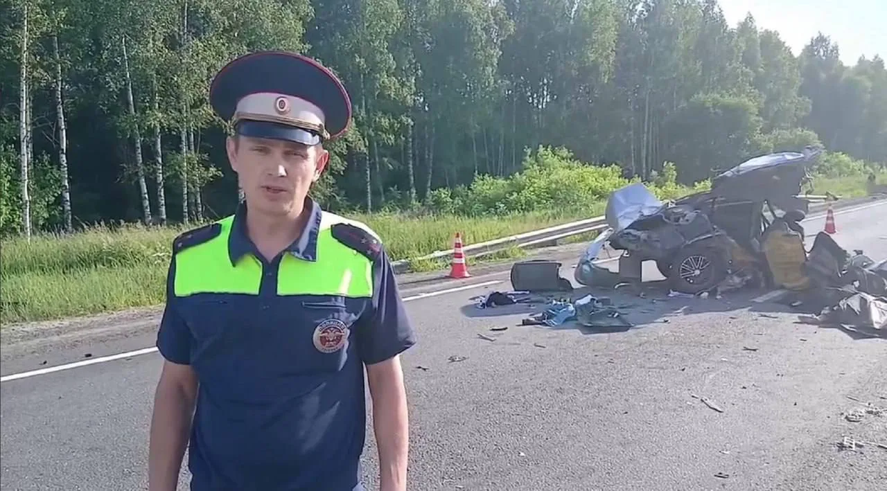 Смертельное лобовое столкновение произошло на трассе Москва — Уфа в Нижегородской области. 

В Ворот