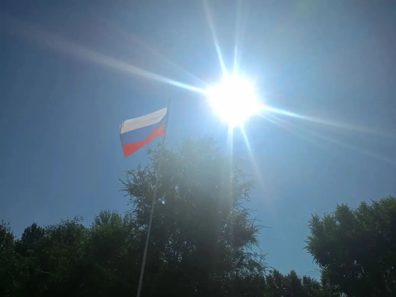 В летний понедельник,впрочем,как и в любой другой, нужно настроиться на правильную волну.Поэтому зар
