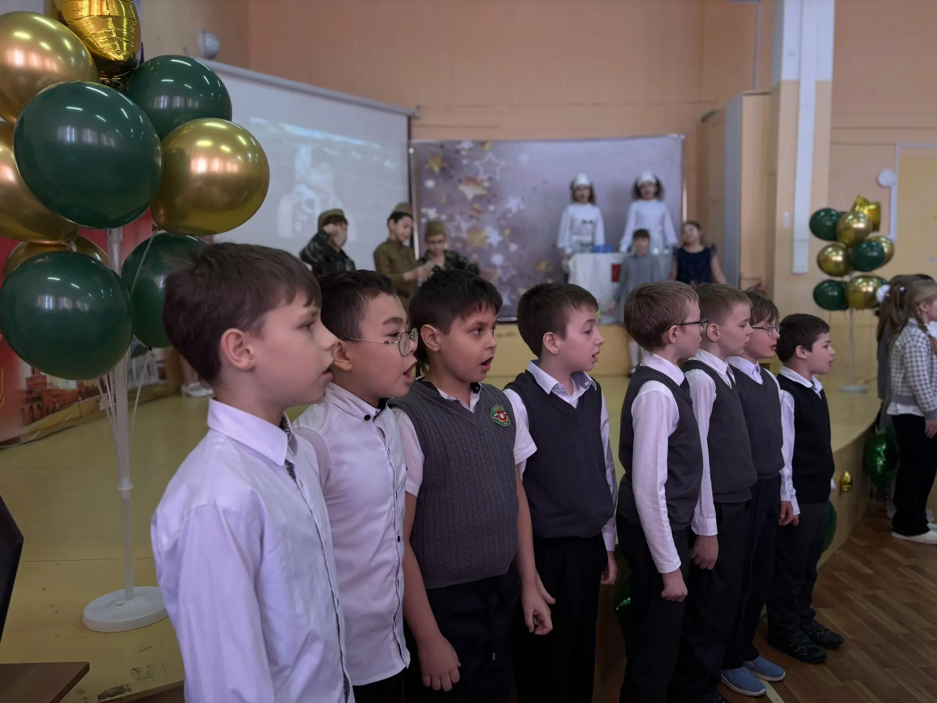 🌟 Во славу Родины поём! 🌟  Сегодня в нашей школе прошёл конкурс военно‑патриотической песни «Во слав