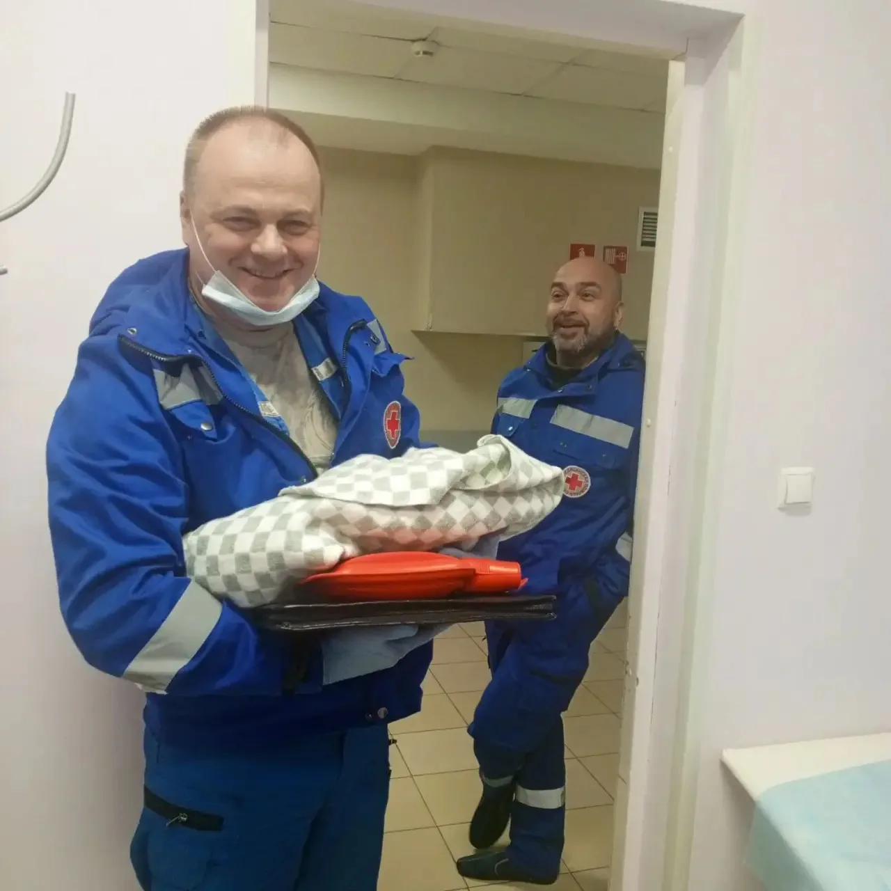 Для утреннего хорошего настроения - счастливые лица Приозерской бригады скорой помощи с...