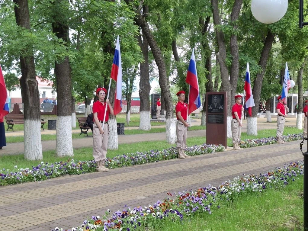 Сегодня 11.06.2026г.  юнармейцы  МБОУСОШ №12 с. Марьино им. А. С Маркарьяна приняли уча...