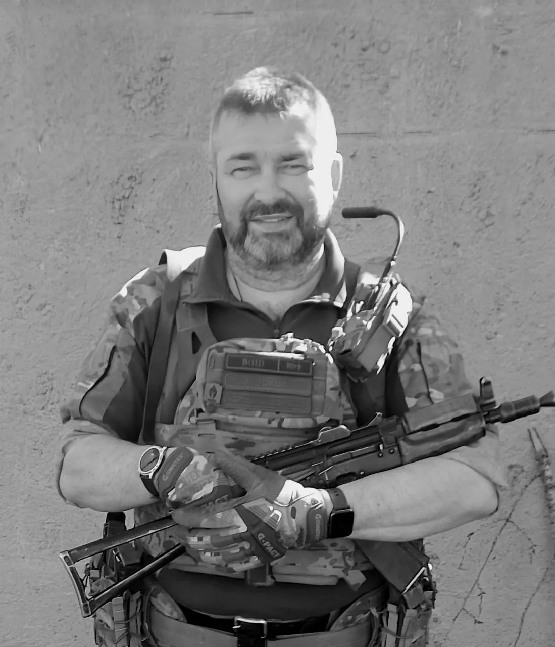 Друзья, бойцам нужен транспорт на передний край возить боеприпасы.